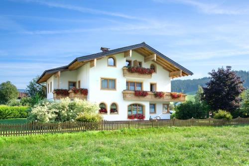 Am Feuersang Apartment | Appartement-Gästehaus Ursula