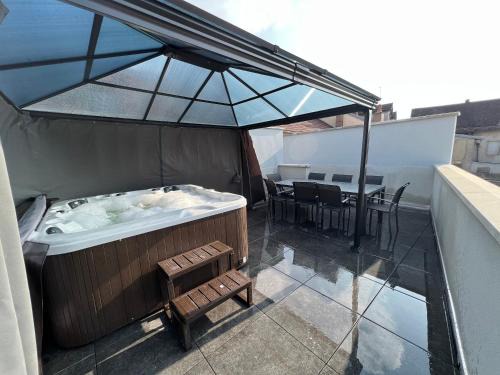 Champagnole Apartment | Appartement haut de gamme avec Jacuzzi Champagnole