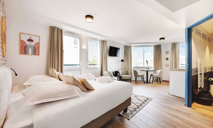 Vanves Apartment | Appartement Henri #22 - Rooftop & Air conditioning