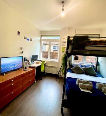 Quartier de la Boule - Champs-Pierreux Apartment | Appartement intégral , Nanterre La Défense Paris , propre à côté de tous commodité