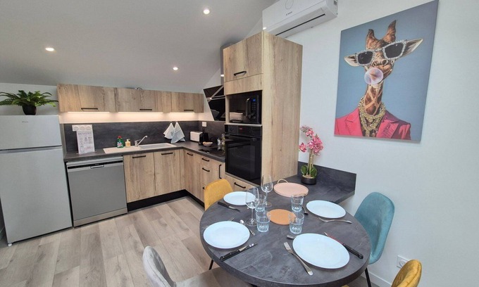 Cholet Apartment | Appartement "La Girafe" centre Cholet 4pers