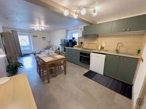 Paroisse Notre-Dame Apartment | Appartement Le Maé avec terrasse et place de parking privative gratuit