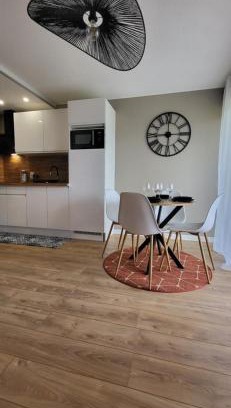 Balaruc-les-Bains Apartment | Appartement les hauts de balaruc L' escapade T2 rénové parking climatisation et piscine