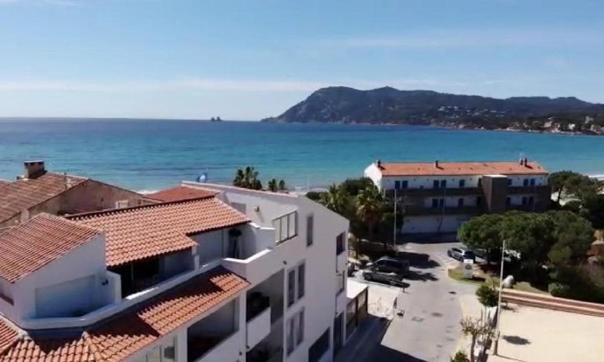 Les Sablettes Apartment | Appartement Les Pieds Dans l'eau avec climatisation !