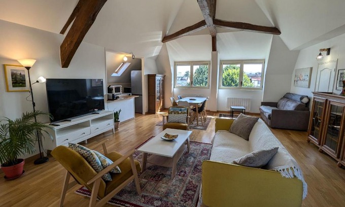 Montargis Apartment | Appartement lumineux avec jardin à Montargis - FR-1-590-562