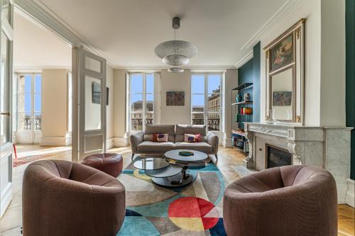 Hotel de Ville - Quinconces Apartment | Appartement Luxe avec Climatisation Parking Vue Exeptionnelle