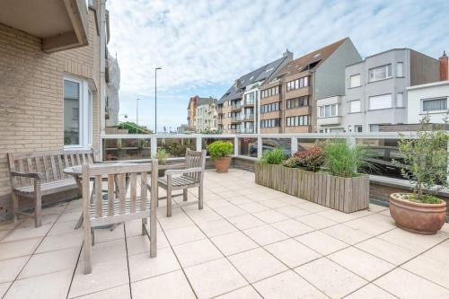 Raversijde Apartment | Appartement met groot terras aan de zee