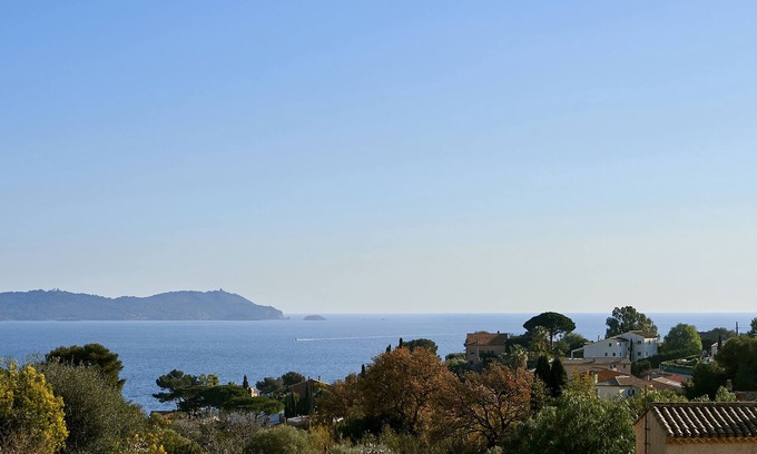 Carqueiranne Apartment | Appartement Neuf 3 Pièces, Grande Terrasse, vue mer 5 Minutes à Pied de la Plage