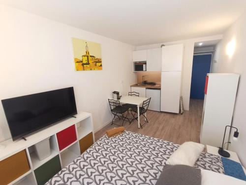 Saint-Lazare Apartment | Appartement neuf tout equipé à 600m de la gare ST Charles