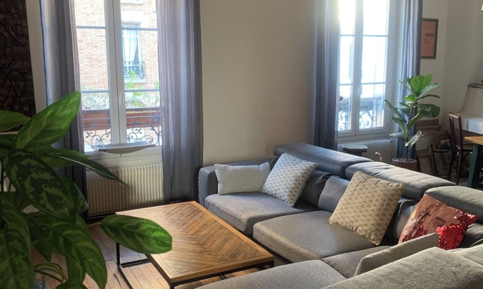 12th Arrondissement Apartment | Appartement Parisien Charmant à Deux pas du Bois de Vincennes