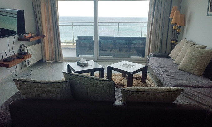 Sousse - Monastir Apartment | Appartement Pieds Dans et vue mer au Coeur de la Zone Touristique