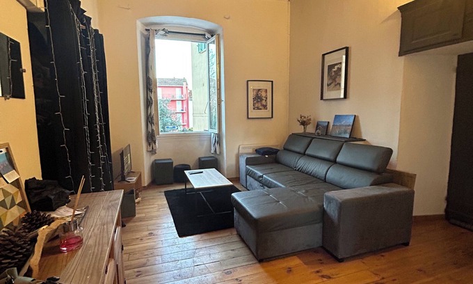 Corte Apartment | Appartement Place Paoli Dans le Centre Historique de Corté