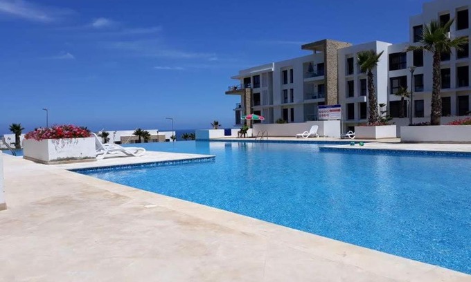 Plage des Nations Apartment | Appartement Plage Des Nations