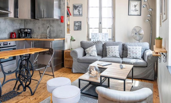 Centre Ancien Apartment | Appartement pour 2, Place Saint-Sauveur