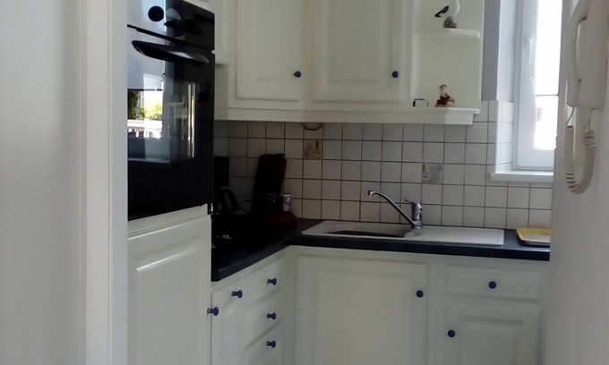 Perros-Guirec Apartment | Appartement Proche DE LA Plage ET DE LA Ville Dans UNE Résidence Calme