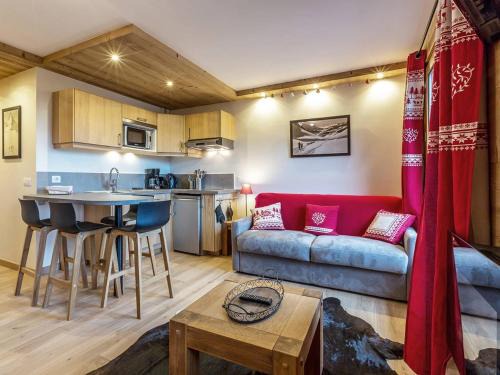 Meribel-Mottaret Apartment | Appartement rénové à Méribel, proche pistes, balcon, 4 couchages - FR-1-355-108