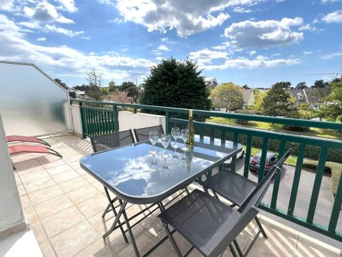 Le Pouliguen Apartment | Appartement rénové avec terrasse au Pouliguen, proche plage, port et commerces - FR-1-392-235