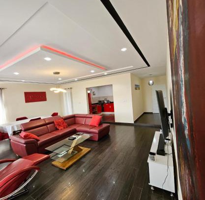 Lome Apartment | Appartement red, classique et harmonieuse