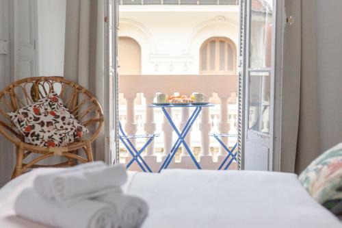 Carre d'Or Apartment | Appartement Retro-chic proche de la mer, 4 à 6 personnes
