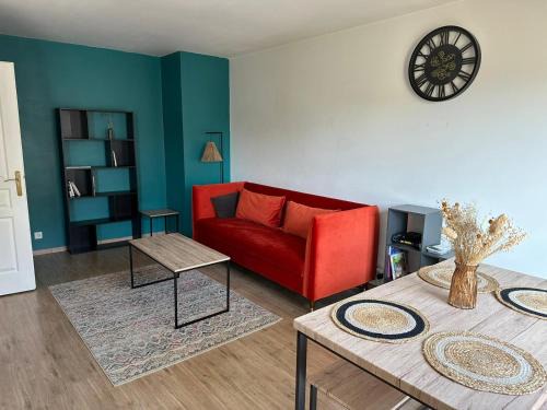 Saint-Maurice Pellevoisin Apartment | Appartement Saint Maurice avec parking
