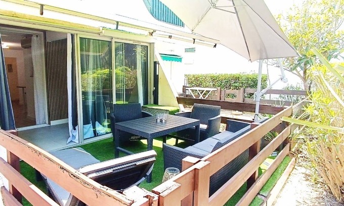 La Petite Motte Apartment | Appartement Sans vis à vis Avec sa vue Dépaysante sur son Jardin Méditerranéen