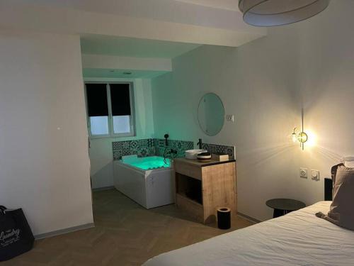 Moulins Apartment | Appartement SPA 2 pers-Couteliers-Centre ville