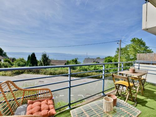Publier Apartment | Appartement spacieux avec piscine, balcon, parking et wifi à Publier - FR-1-498-99