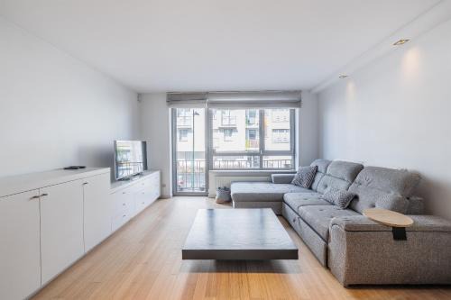 Sint-Jans-Molenbeek Apartment | Appartement spacieux et confortable - 2 chambres - 4p - Garage