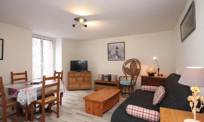 Mont-Dore Apartment | Appartement T2 avec Wifi au Centre du Mont-Dore, à 20m des Thermes, pour 5 personnes - FR-1-608-183