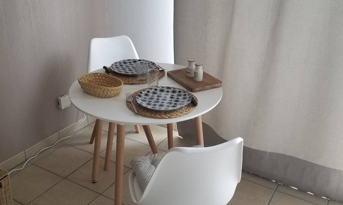 Blaye Apartment | Appartement T2 Calme et Lumineux Avec Balcon Proche Citadelle de Blaye