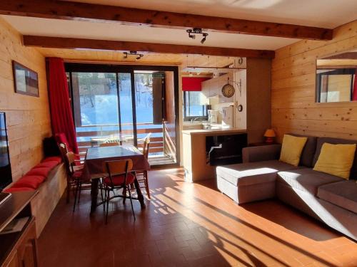 Le Sauze Apartment | Appartement T2 pour 6 pers avec terrasse plein sud et cuisine équipée, face aux pistes - FR-1-165A-192