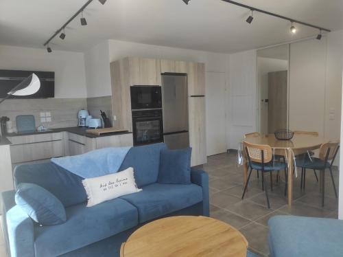 Aix-les-Bains Apartment | Appartement T3 63 m2 le Soen vue lac 2 chambres parking et terrasse vue lac