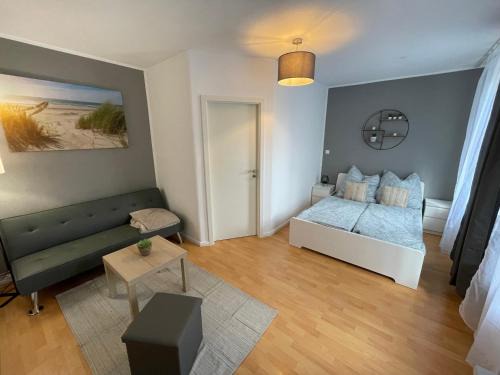 Ortslage Trotha Apartment | Appartement "Tom" mit 3 Schlafzimmern und Parkplatz