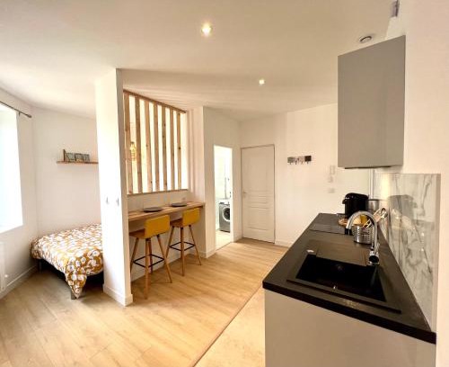 Miribel Apartment | Appartement ~ Un Lundi au Soleil~ à 15 min de Lyon