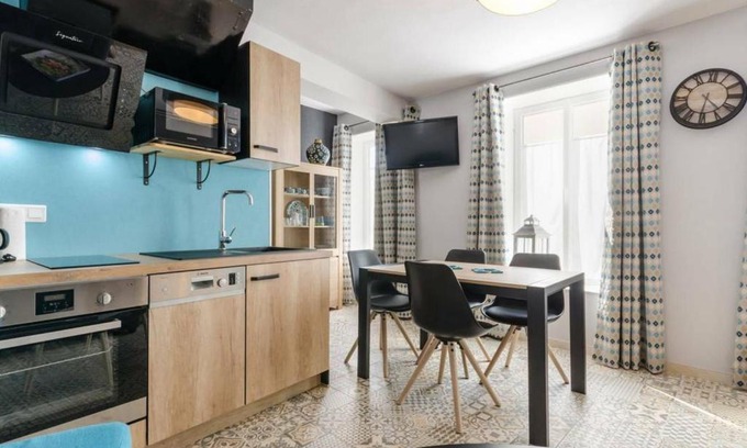 Vendeuvre-sur-Barse Apartment | Appartement Vendeuvre-sur-Barse, 2 pièces, 2 personnes - FR-1-543-50