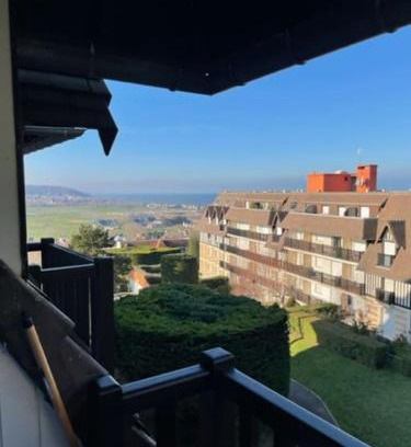 Blonville-sur-Mer Apartment | Appartement Vue mer et espaces verts proche Deauville Traveller Awards 2025