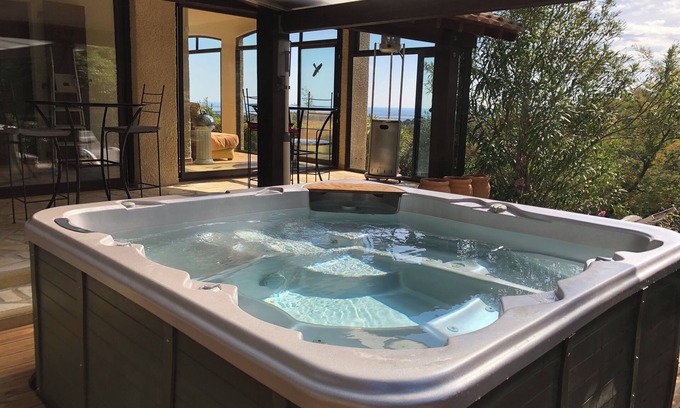 Treilles Apartment | Appartement vue sur mer Avec Jacuzzi
