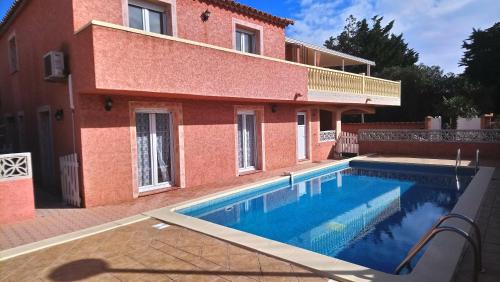 Sainte-Marie-la-Mer Apartment | Appartements dans résidence Avec piscine - Mer à 500m