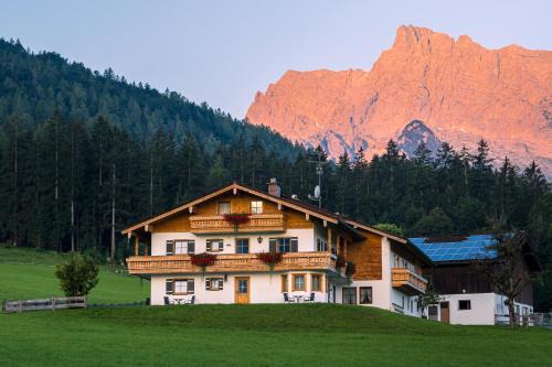 Schoenau am Koenigssee House | Appartements Hochödlehen
