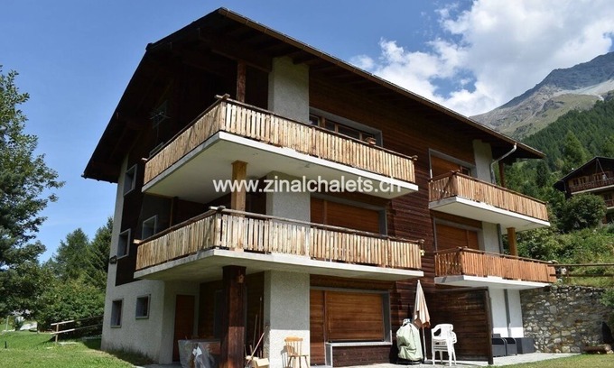 Zinal Apartment | Appartment in a building in Zinal - 1 bedroom with 1 double bed (140x200) - 1 bedroom with 2 bunk be