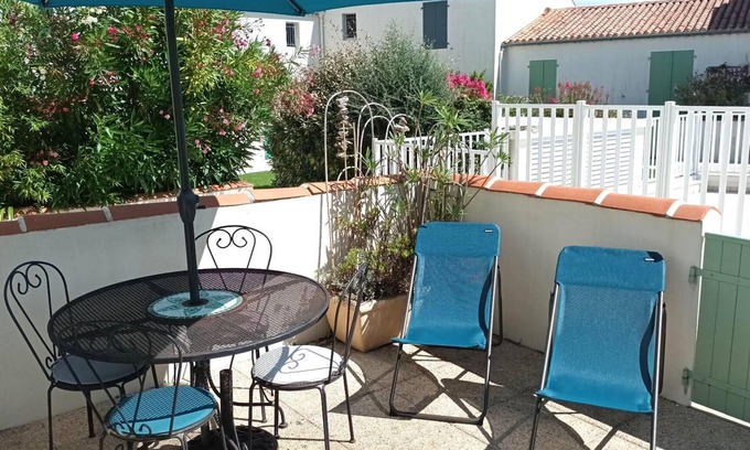 Saint-Martin-de-Re Apartment | Appartment Océanis with swimming pool