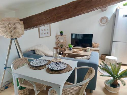 Trebes Apartment | AppartZen proche Cité de Carcassonne et lac de la Cavayère