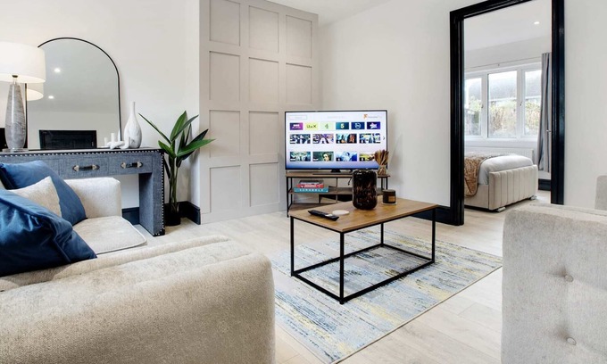 Framwellgate Moor House | Appealing 4-Bedroom Haven in Durham, Sleeps 7