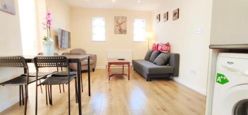 Hillingdon Apartment | Apple garden B-5