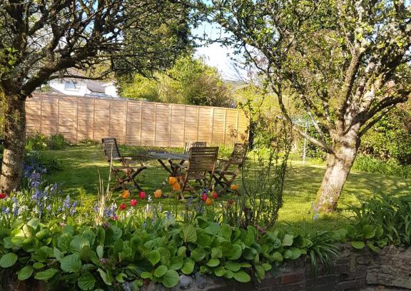 Ystradgynlais House | Apple Tree Cottage