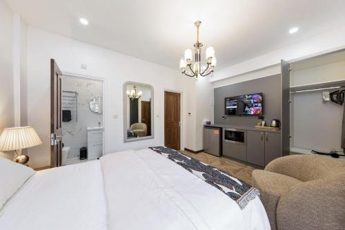 Valentines Apartment | Apple Tree House 2