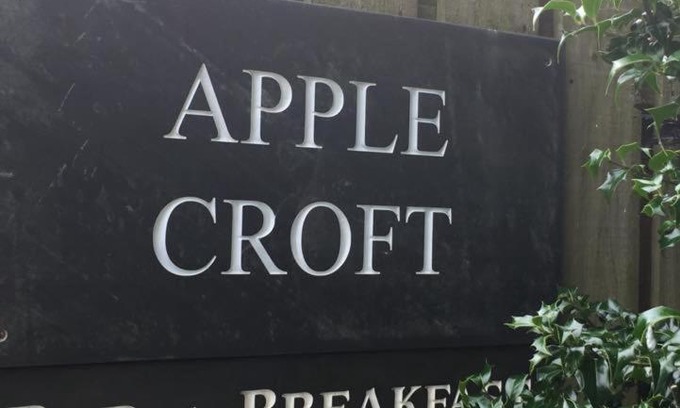 Carlyon Bay Bed & Breakfast | Applecroft Bed and Breakfast