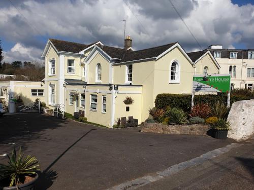 Torquay Apartment | Appletorre House Holiday Flats - Pet Friendly by arrangement and Private Parking