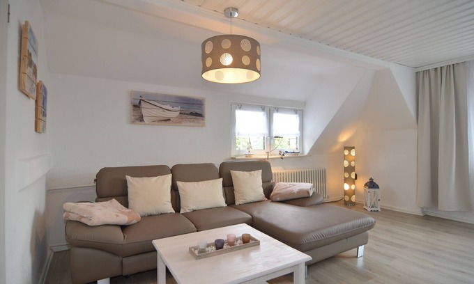 Geltow Apartment | Approximately 70m2 apartment, with balcony, new u. modern furnishings, forest u. close to the beach