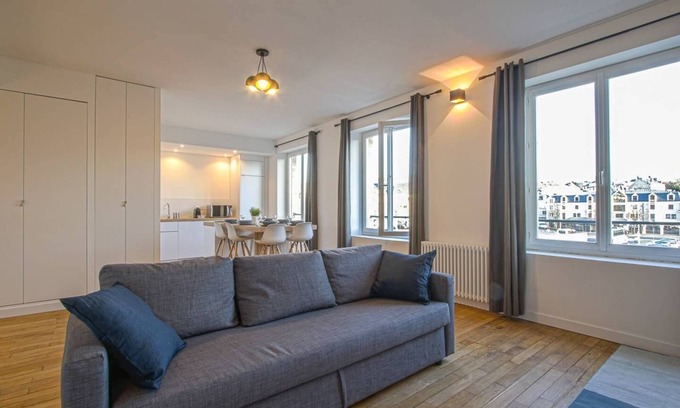 Saint-Jean Apartment | Appt 6p hyper center/view marina/upscale